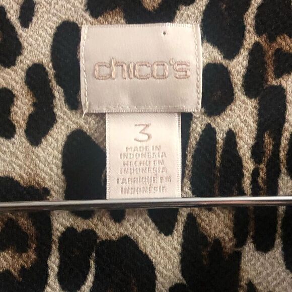 Chico’s Women’s Size 3 Large Cheetah Print Laced Up Blouse With Bell Sleeves - Picture 3 of 7